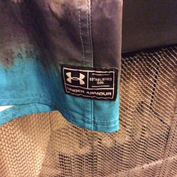 Under Armour Mens Swim Trunks Board Shorts Size 32 - Picture 3 of 8